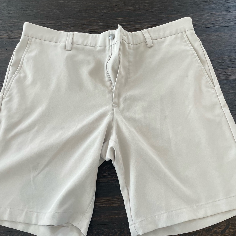 Callaway Men's Cream Flat Front Shorts